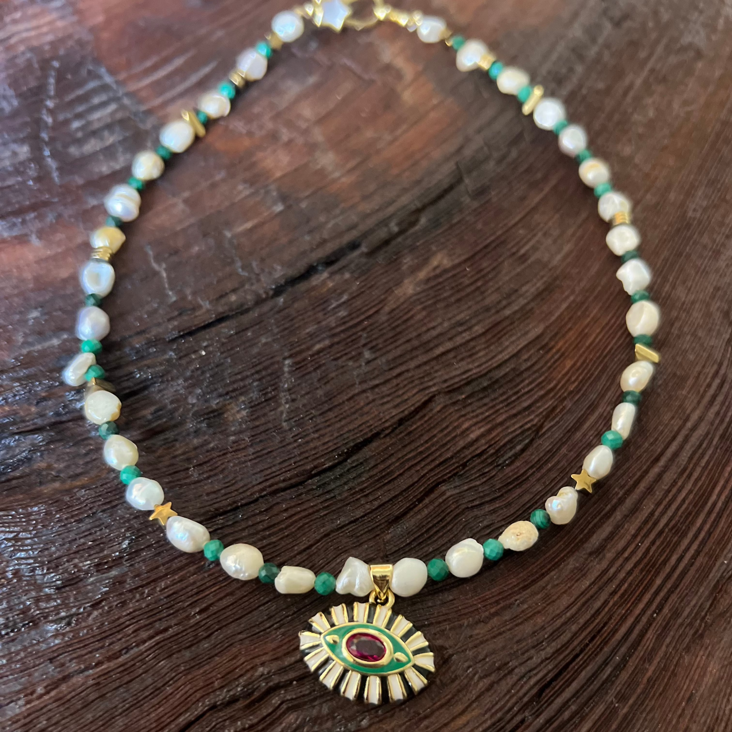 Emerald Insight Pearl Necklace